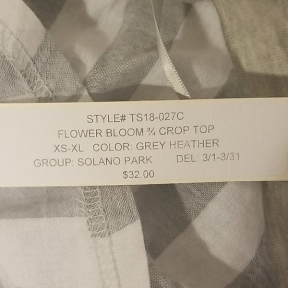 Teaberry & Weave Flower Bloom 3/4 Crop Sweatshirt Top Heather S - Picture 8 of 9